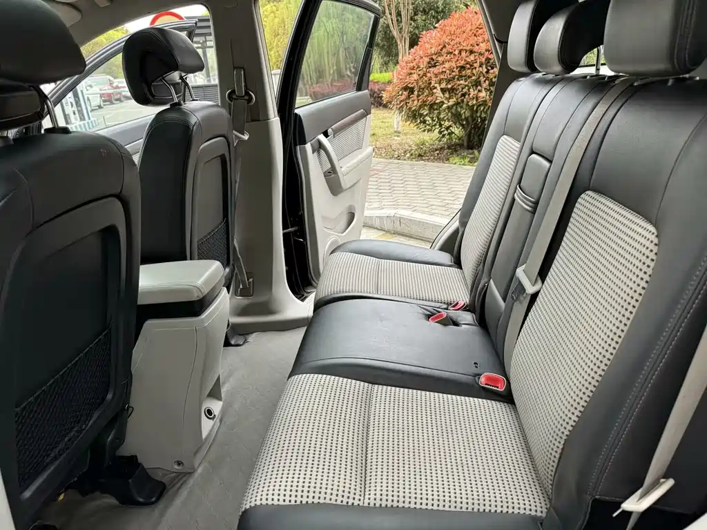 Chevrolet Captiva — миниатюра 8