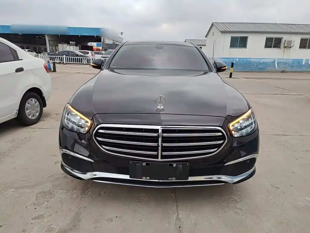 Mercedes-Benz E-Class — миниатюра 3