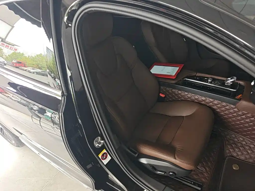 Volvo S90 — миниатюра 25