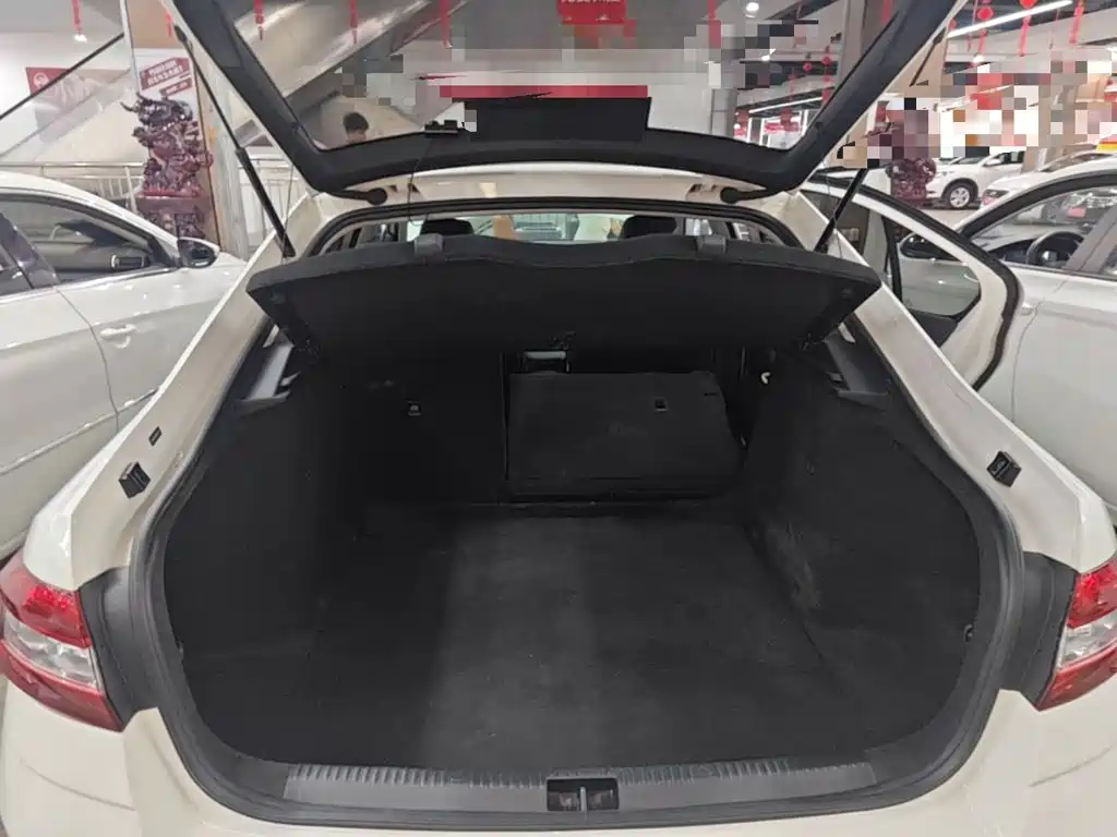 Skoda Octavia 2022 — фото 18