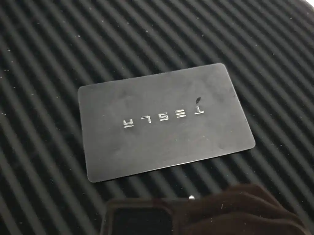 Tesla Model 3 — миниатюра 9