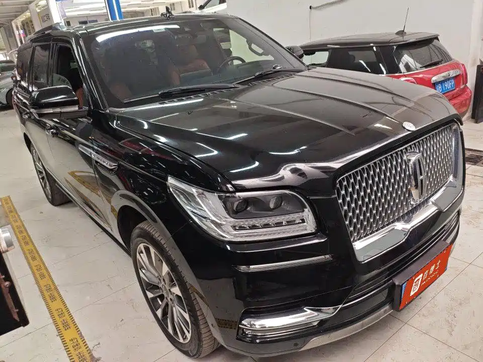 Lincoln Navigator — миниатюра 3