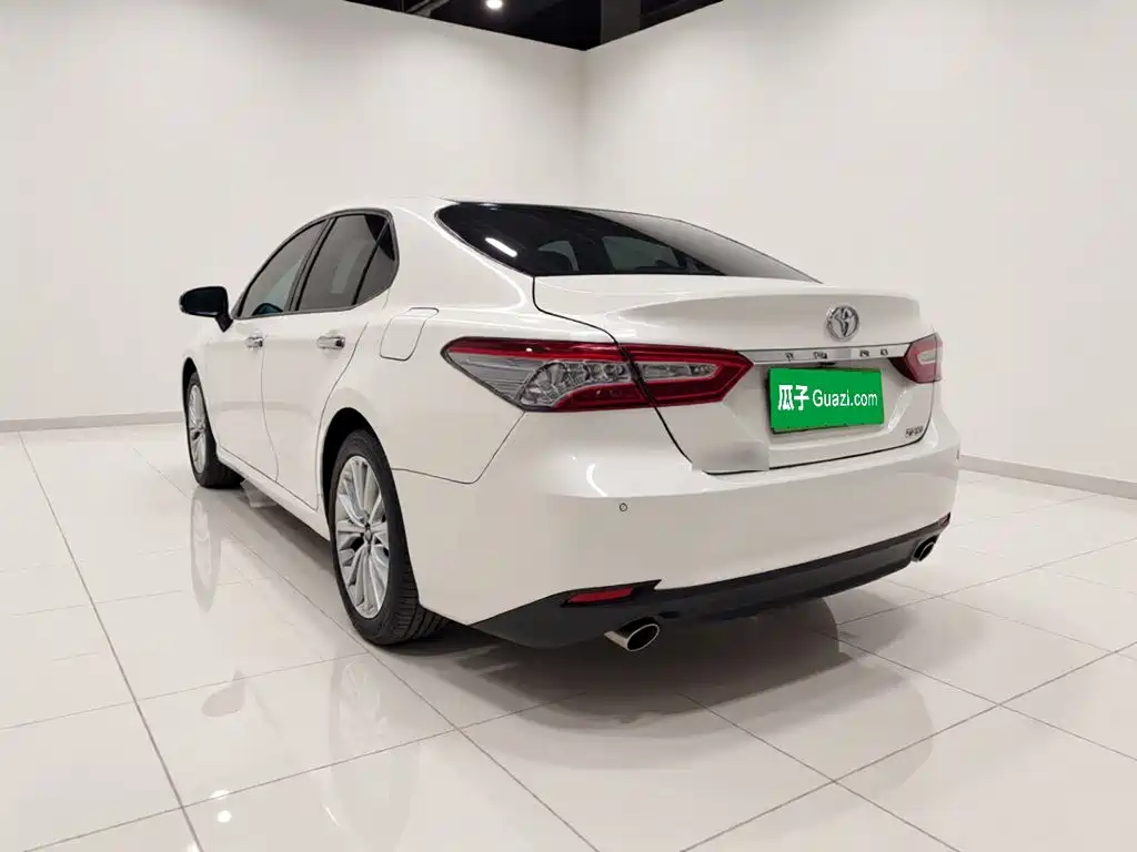 Toyota Camry — миниатюра 4