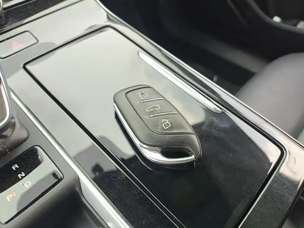 Roewe i6 MAX New Energy — миниатюра 9