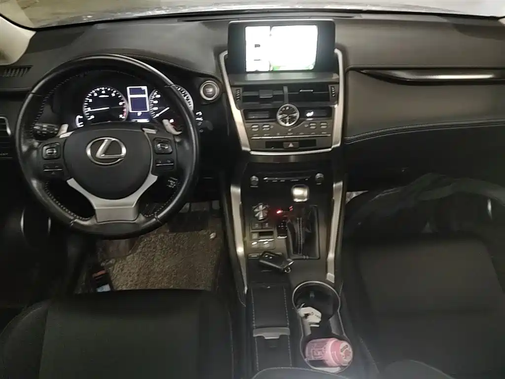 Lexus NX 2017 200