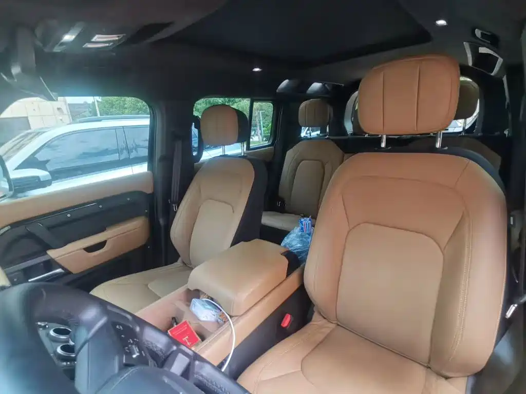 Land Rover Defender — миниатюра 2