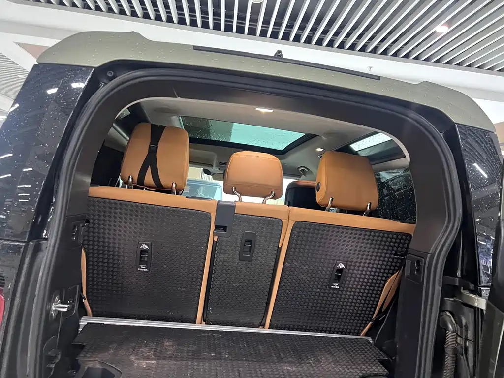 Land Rover Defender — миниатюра 6