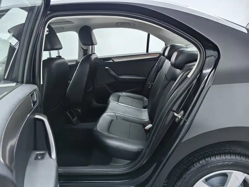 Volkswagen Santana — миниатюра 15