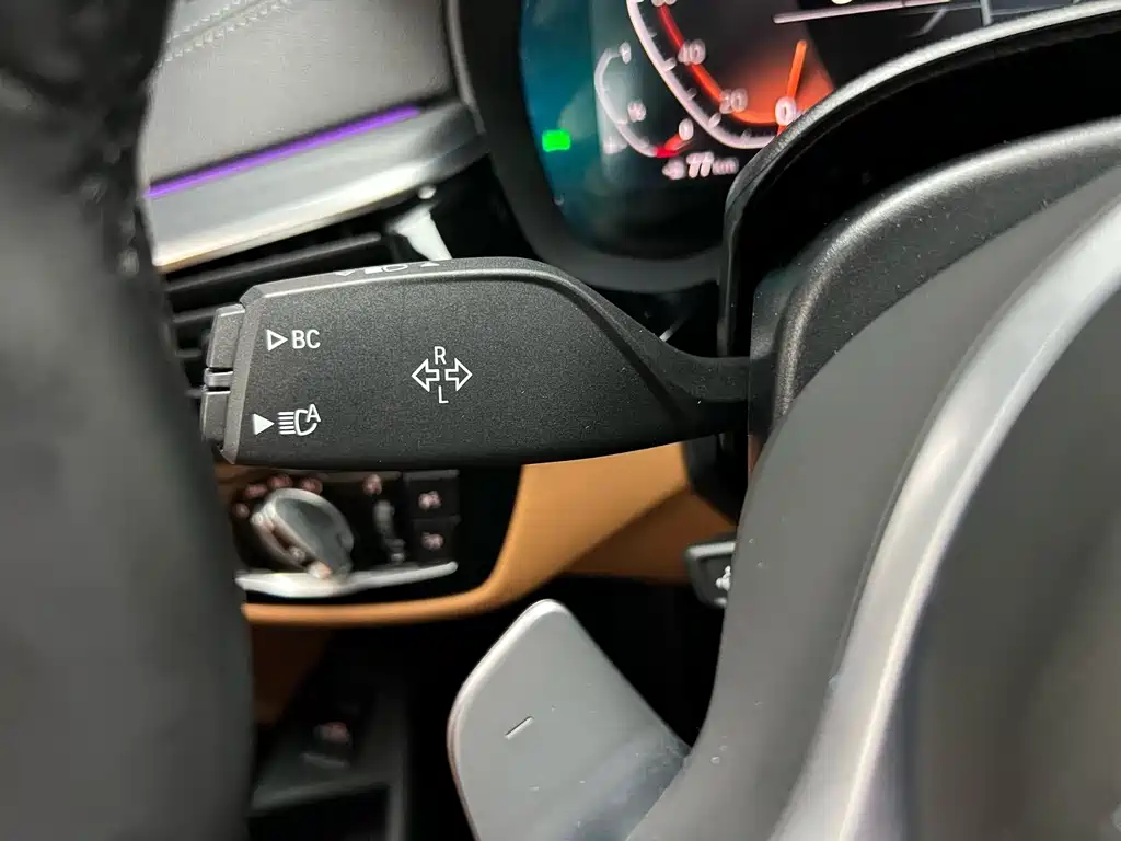 BMW 5 Series — миниатюра 21