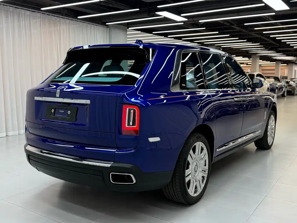 Rolls-Royce Cullinan 2018 мест