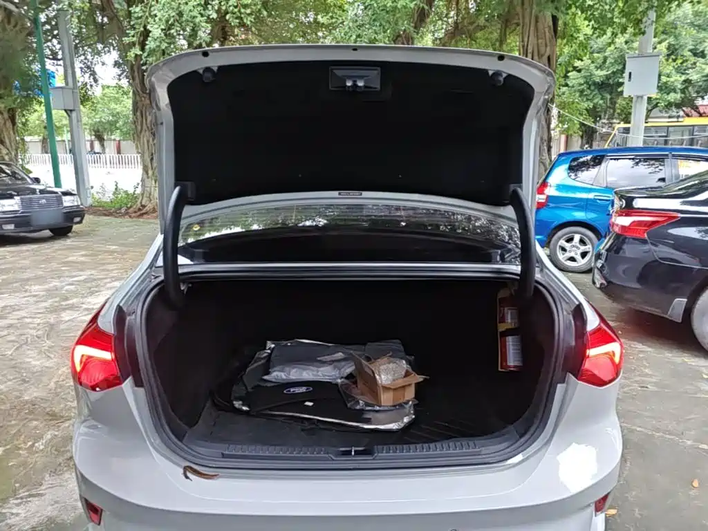 Ford Focus — миниатюра 19