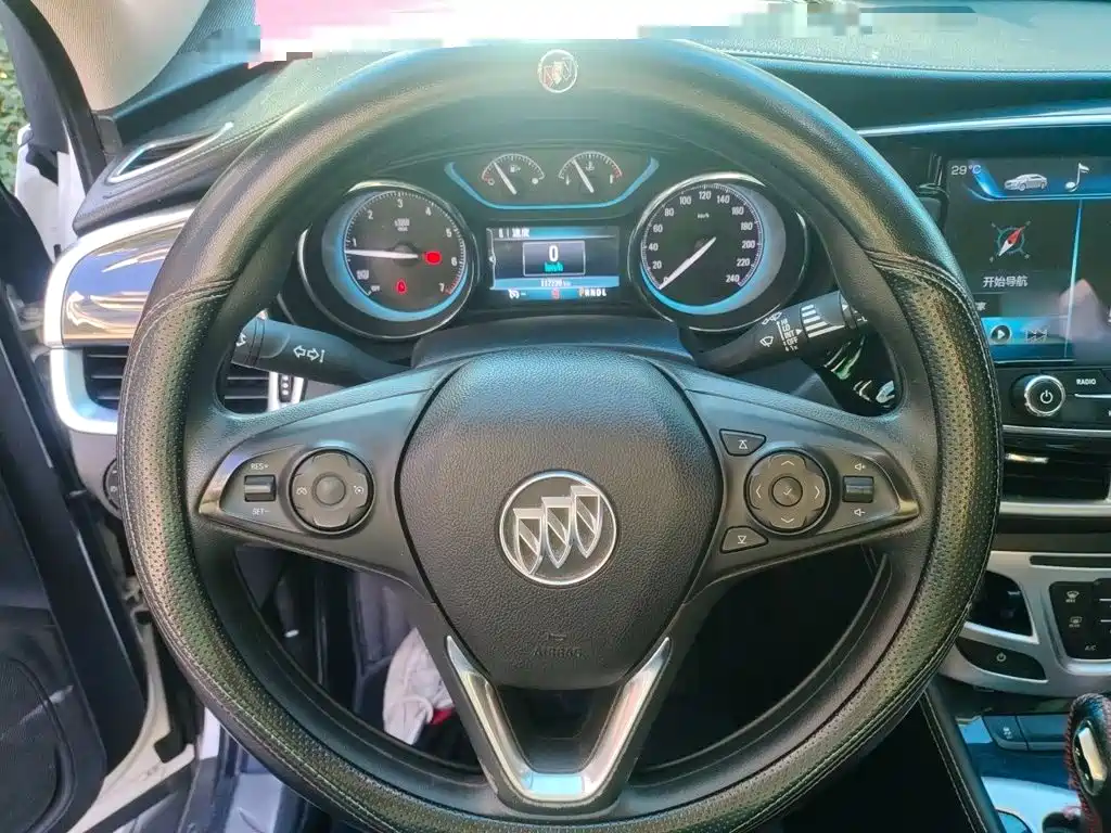 Buick Envision Plus — миниатюра 6