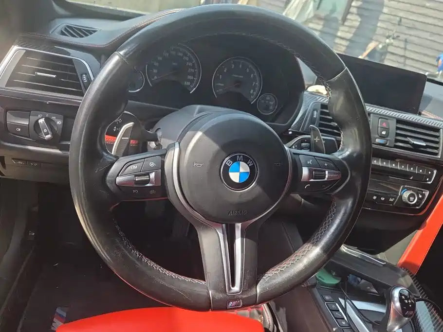 BMW M4 — миниатюра 15