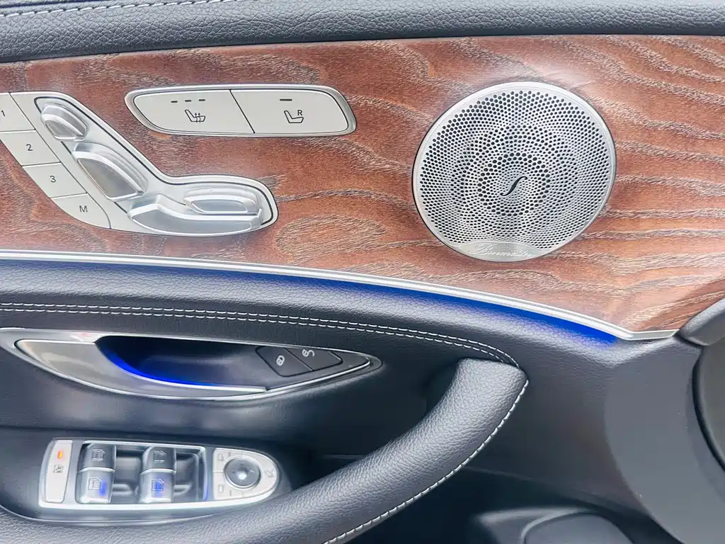 Mercedes-Benz E-Class — миниатюра 14