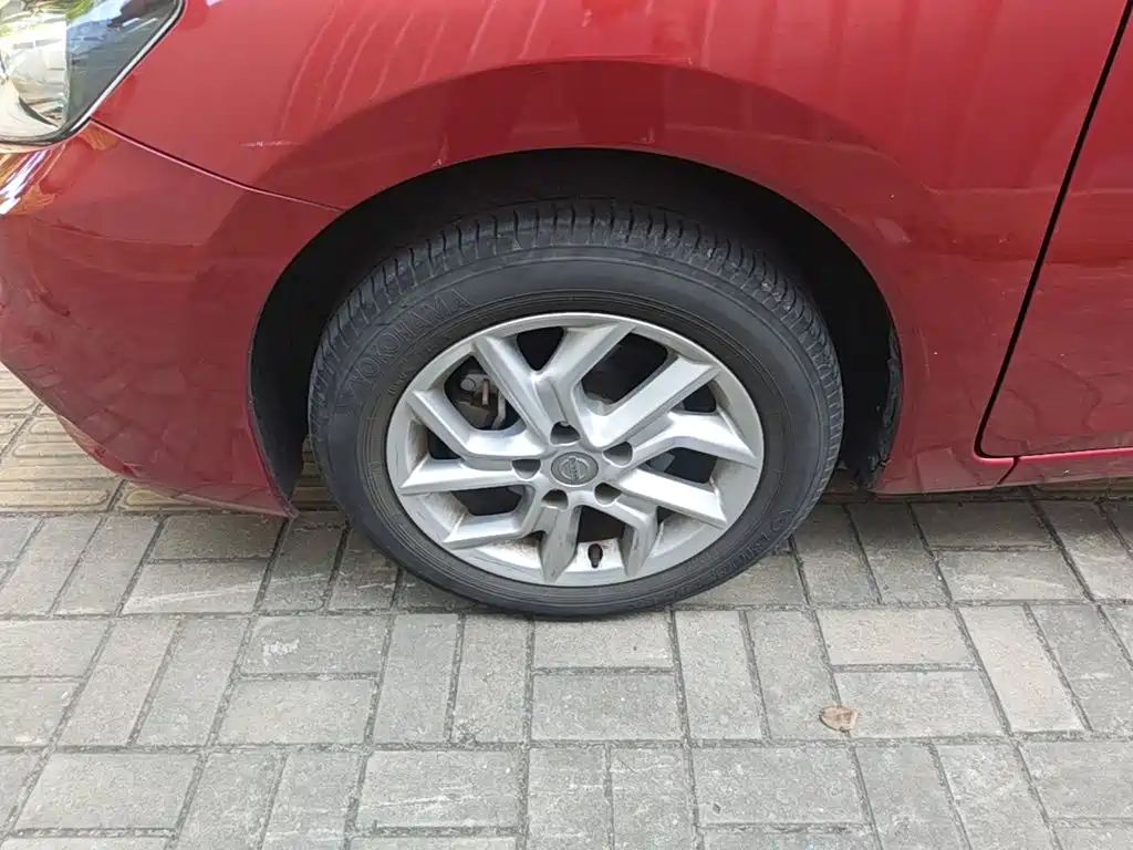 Nissan Tiida — миниатюра 23