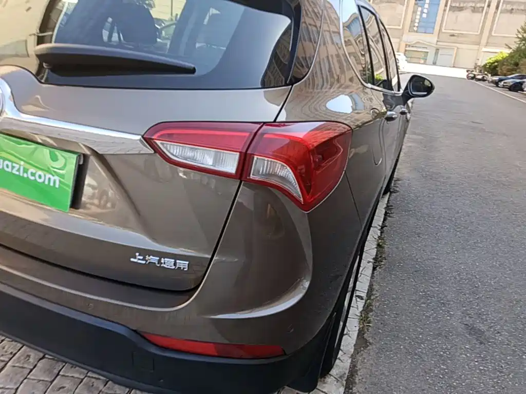 Buick Envision Plus — миниатюра 8