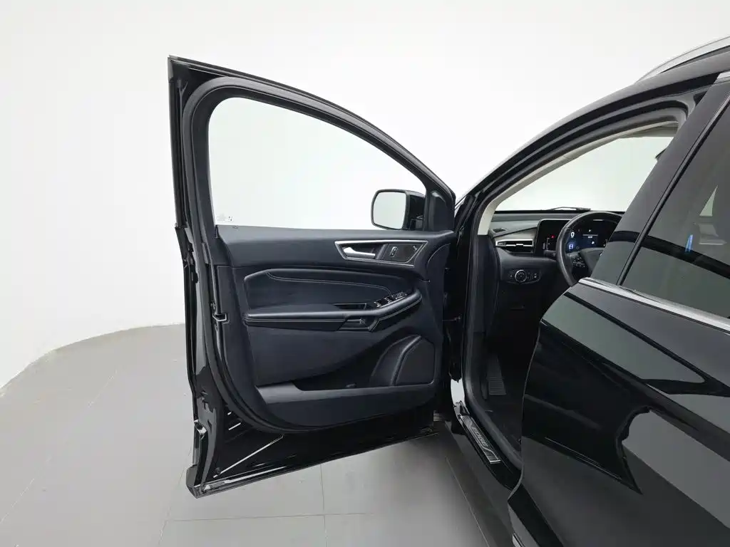 Ford Edge — миниатюра 8