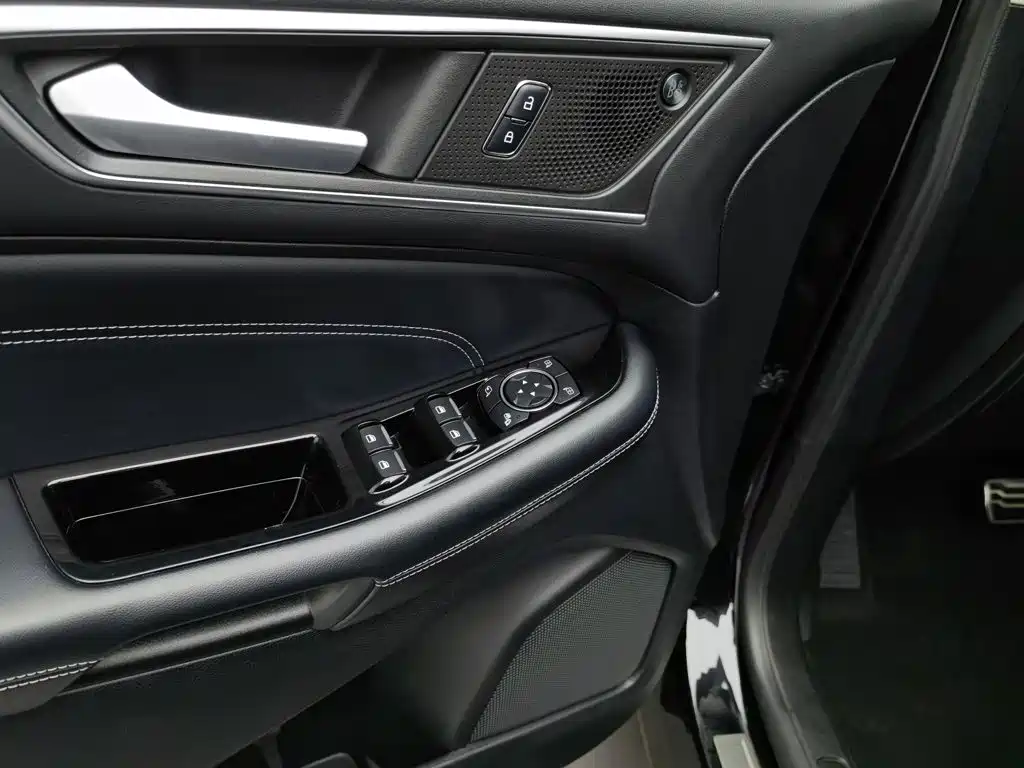 Ford Edge — миниатюра 9