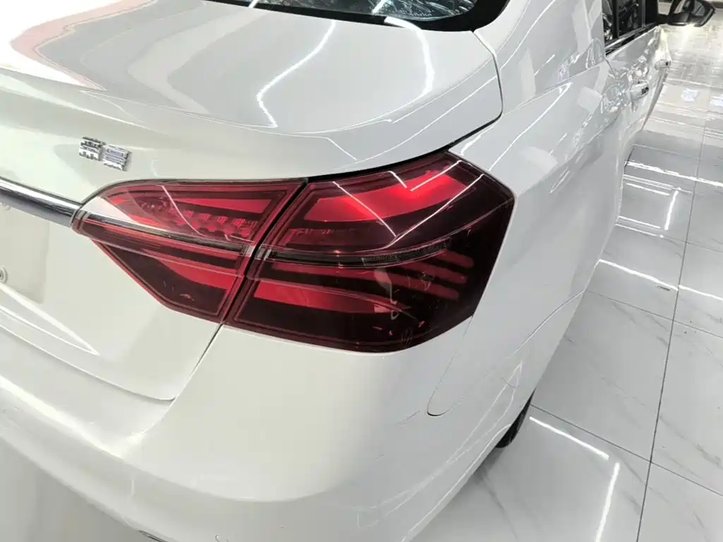 Geely Emgrand — миниатюра 8
