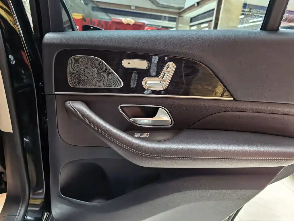 Mercedes-Benz GLE (Import) — миниатюра 14
