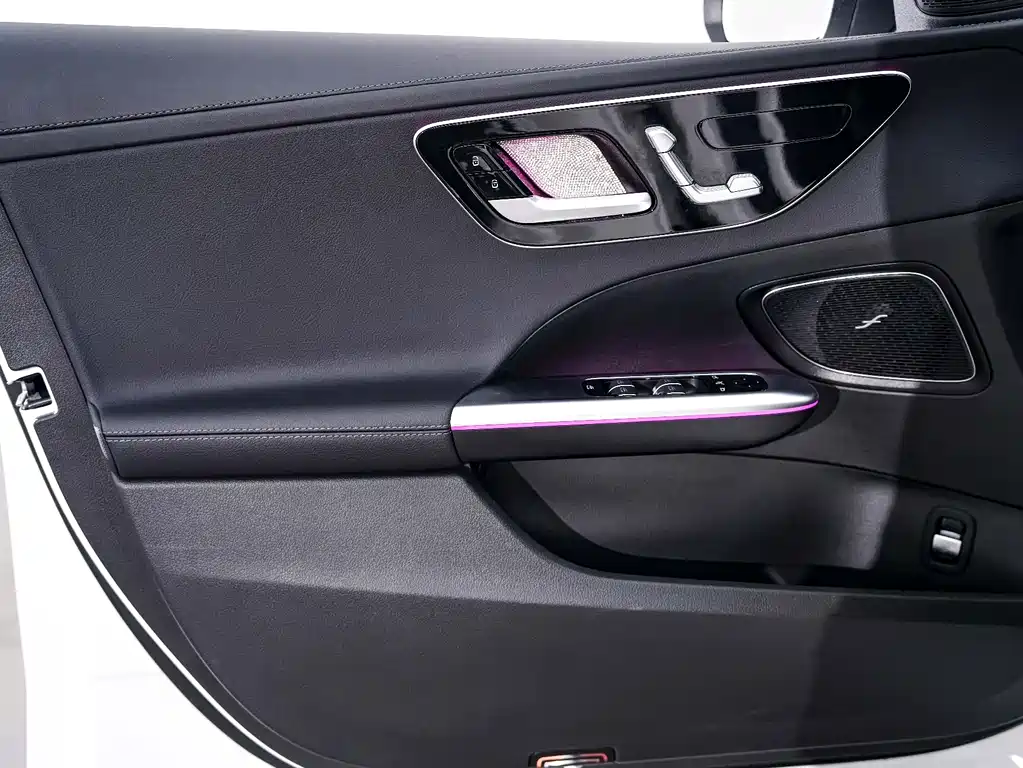 Mercedes-Benz C-Class — миниатюра 9