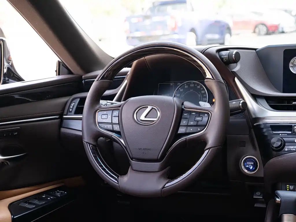 Lexus ES — миниатюра 14