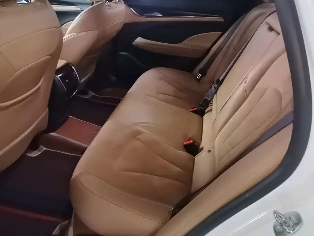 Buick LaCrosse — миниатюра 17