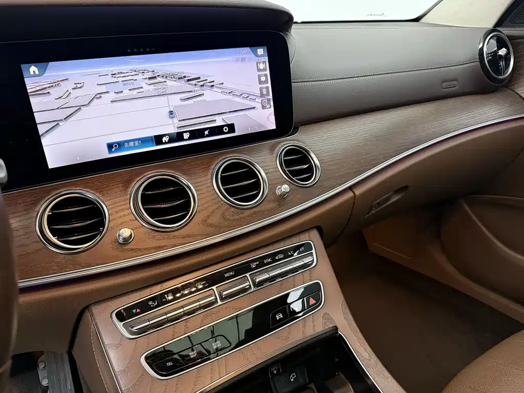 MERCEDES-BENZ E CLASS