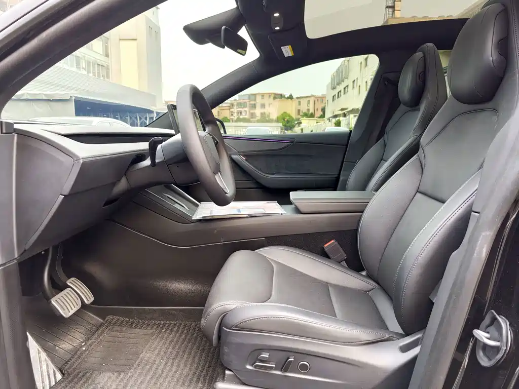 Tesla Model Y L — миниатюра 9