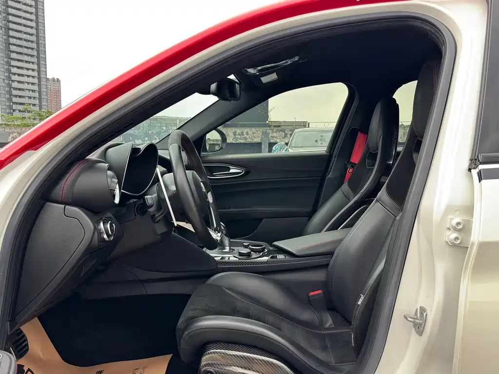 Alfa Romeo Giulia 2019 2.9T 510HP F1