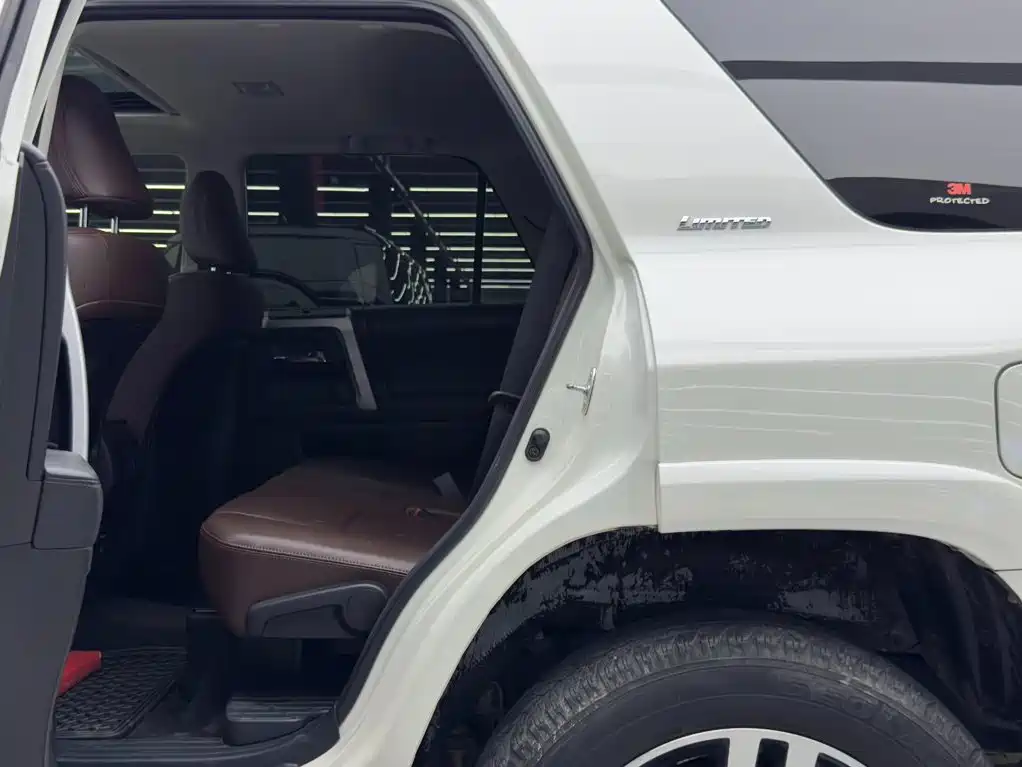 Toyota 4Runner — миниатюра 9