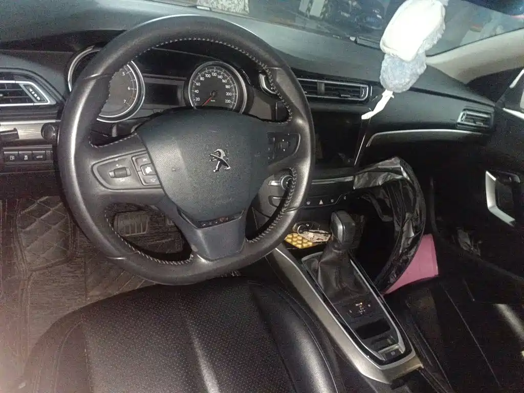 Peugeot 408 — миниатюра 13