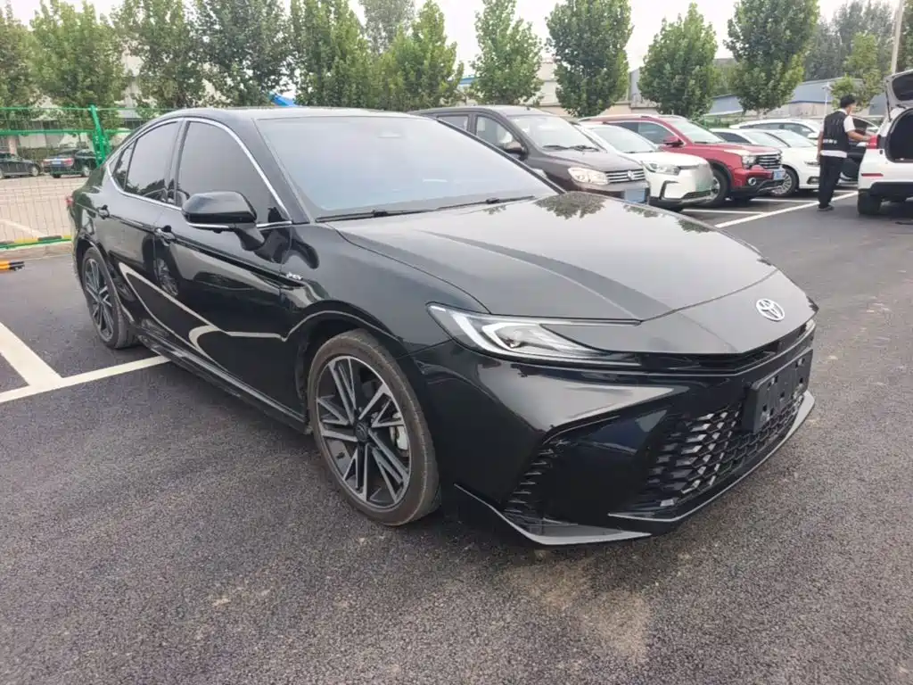 Toyota Camry — миниатюра 4