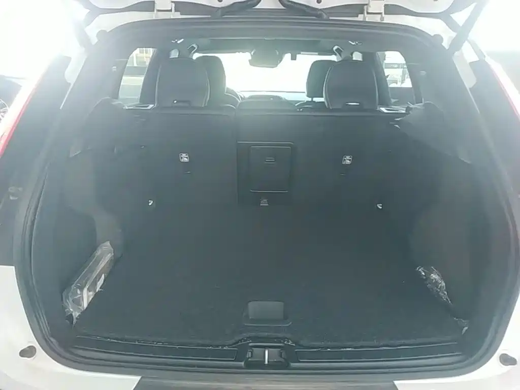 Volvo XC40 — миниатюра 19