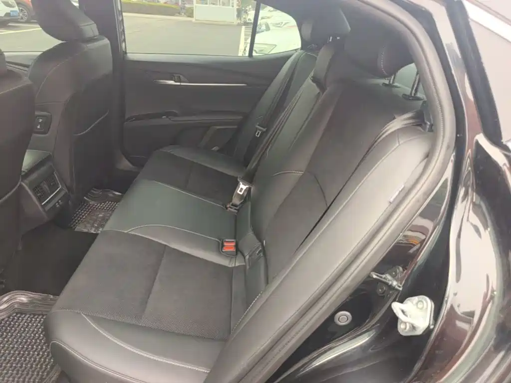 Toyota Camry — миниатюра 17