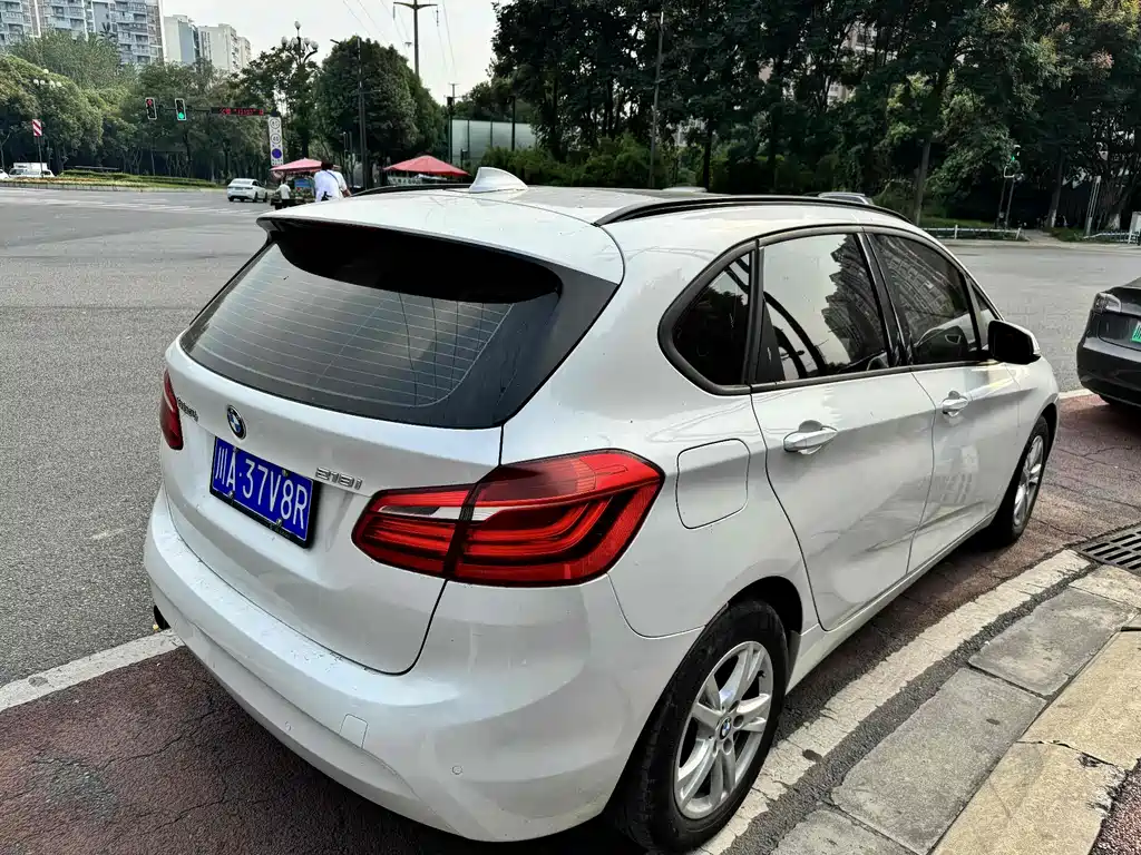 BMW 2 Series Active Tourer — миниатюра 5