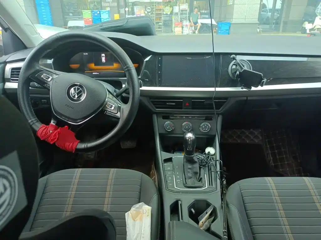 Volkswagen Lavida — миниатюра 6