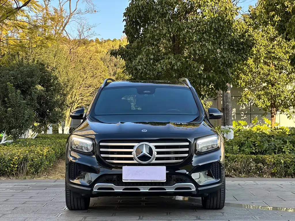 MERCEDES-BENZ GLB