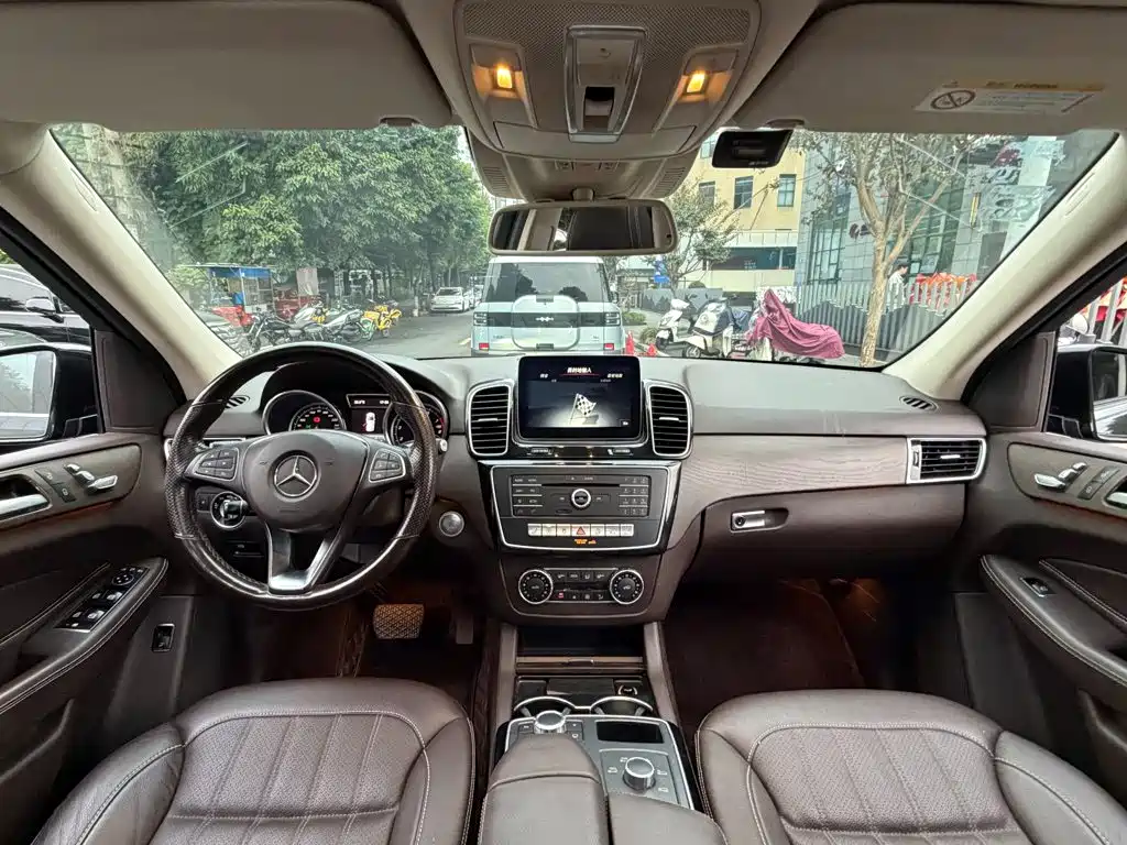 Mercedes-Benz GLE (Import) — миниатюра 13