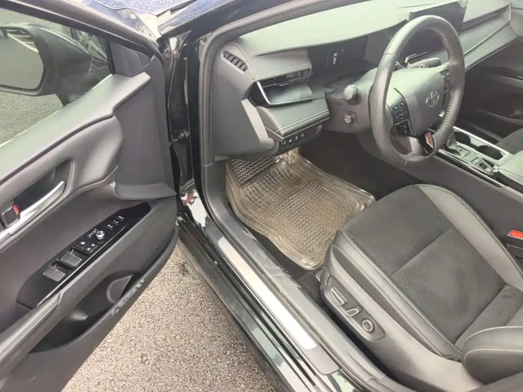Toyota Camry — миниатюра 16