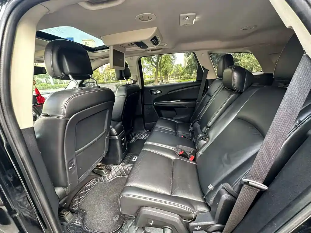 Dodge Journey — миниатюра 5