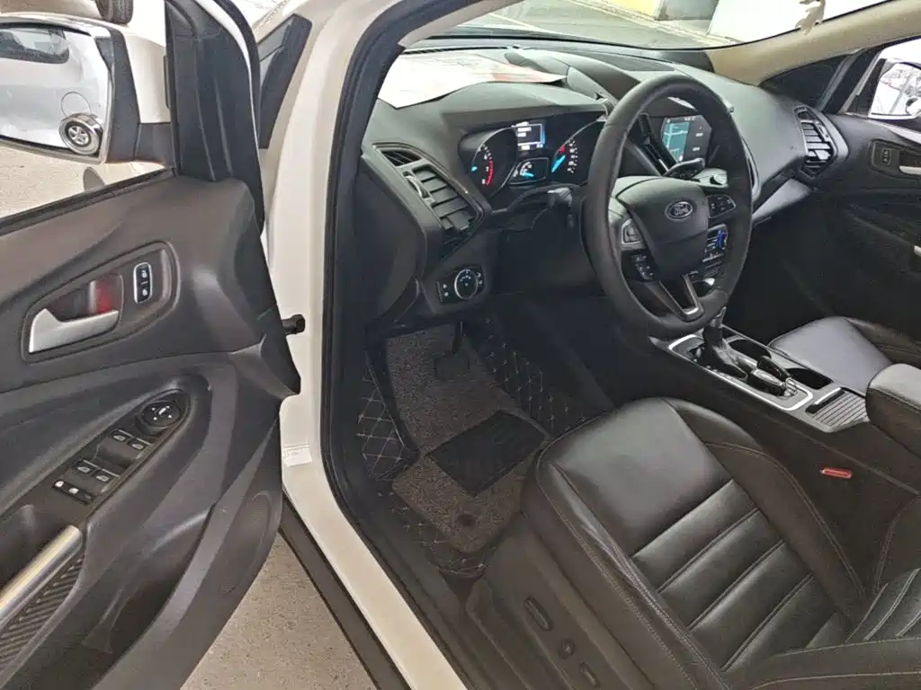 Ford Kuga — миниатюра 16
