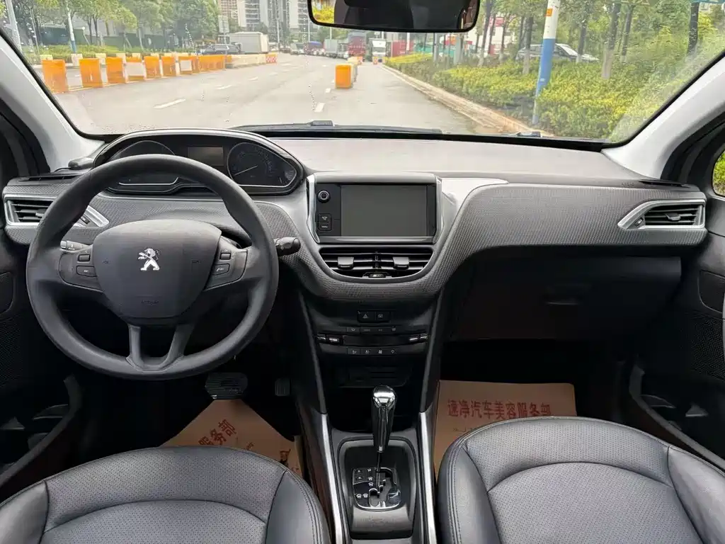 Peugeot 2008 — миниатюра 7