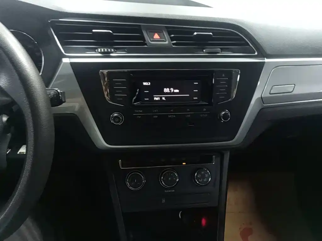 Volkswagen Touran — миниатюра 13