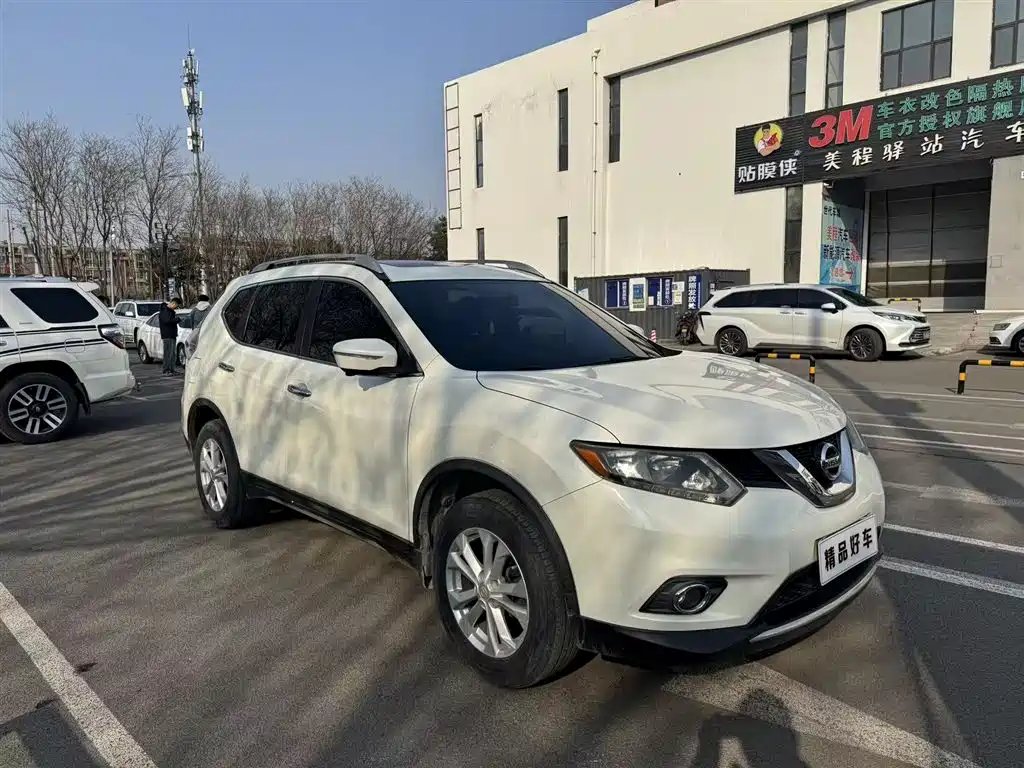 Nissan X-Trail 2015 2.0L CVT Comfort MAX 2WD