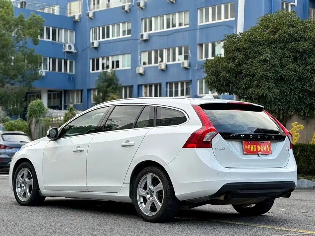 Volvo V60 — миниатюра 4