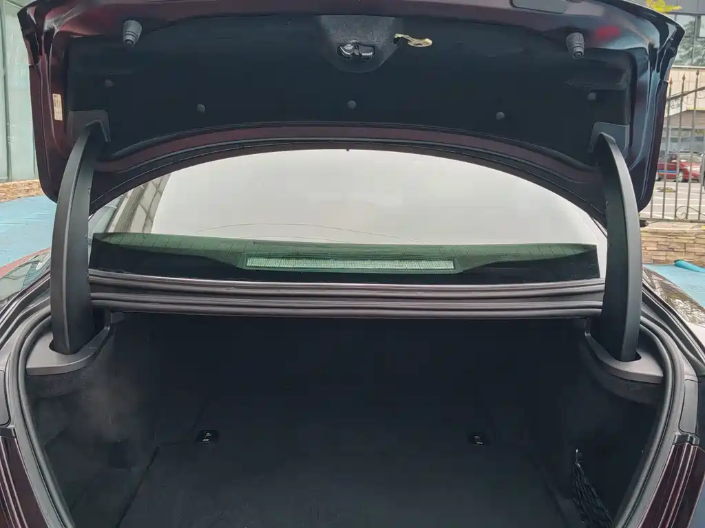 Maserati Ghibli — миниатюра 7