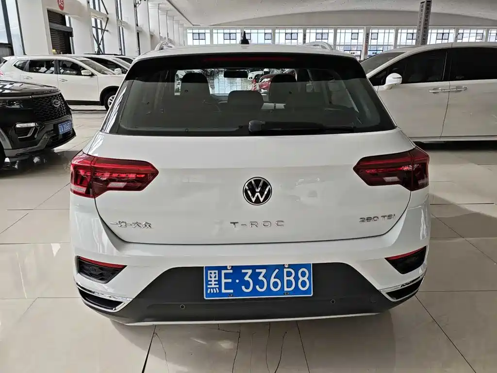 Volkswagen T-Roc — миниатюра 2
