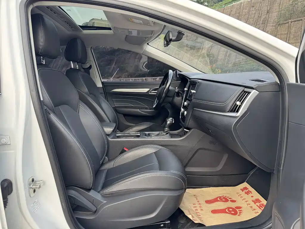 Roewe i6 Classic — миниатюра 12