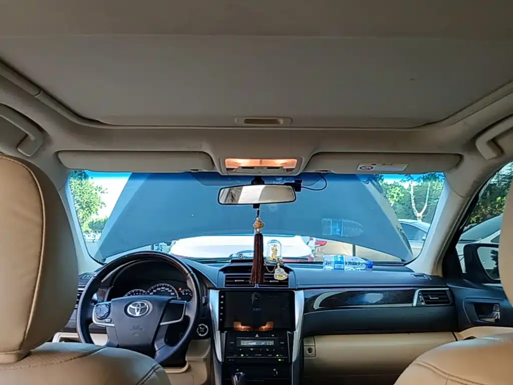 Toyota Camry — миниатюра 18